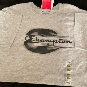 NWT - Champion short sleeve gray t-shirt Mens small -